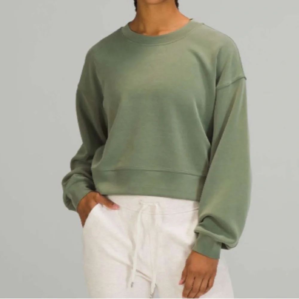 Lululemon Perfectly Oversized Cropped Crew *Softstreme™
Green Twill - Picture 1 of 6